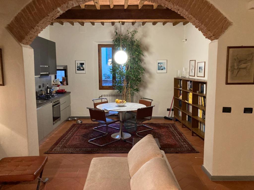 Central And Quiet Apartment Firenze Bagian luar foto