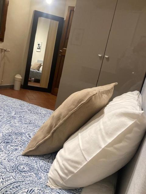 Central And Quiet Apartment Firenze Bagian luar foto